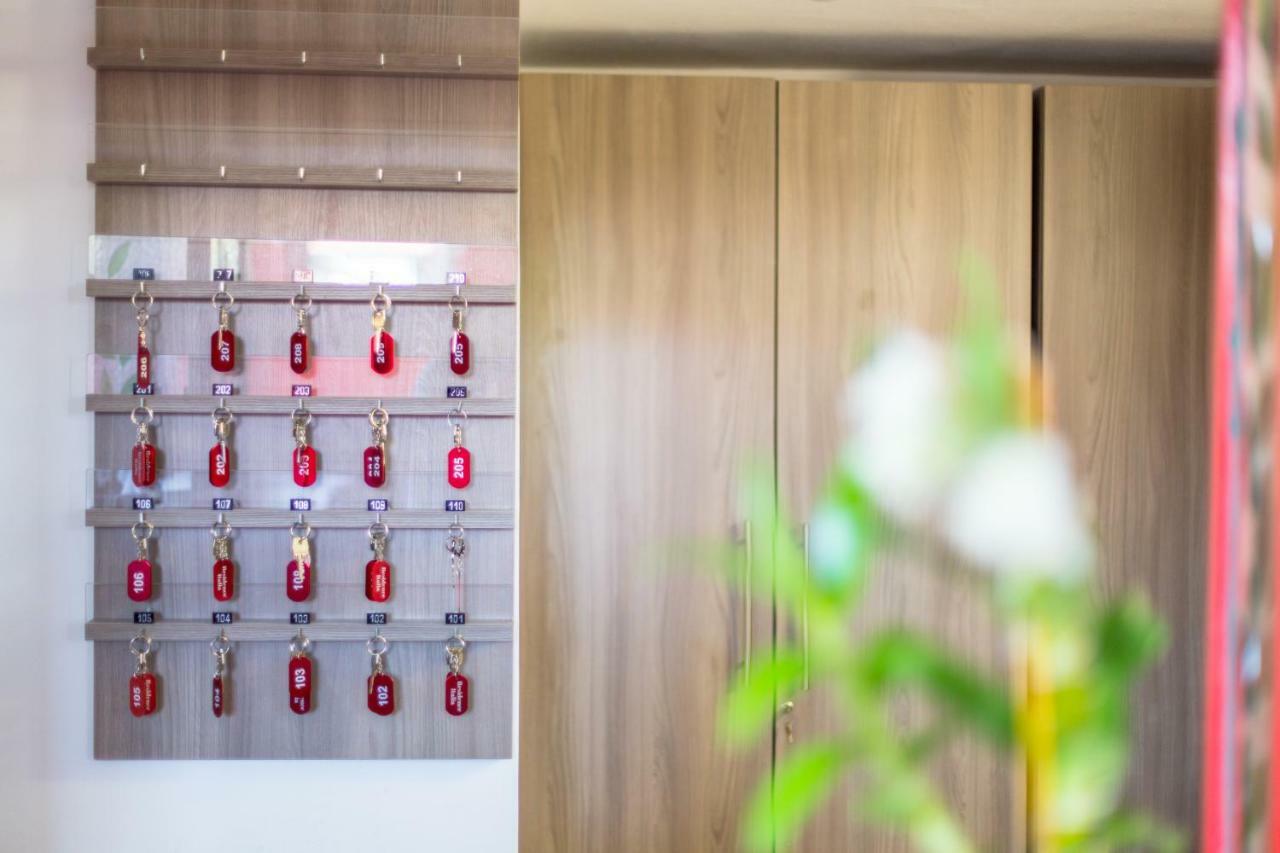 Hotel Italia Dormelletto Eksteriør billede